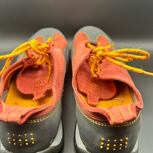 Sperry Hydrogrip Quad-Grip technology for enhanced traction and non marking sole - Picture 2 of 5